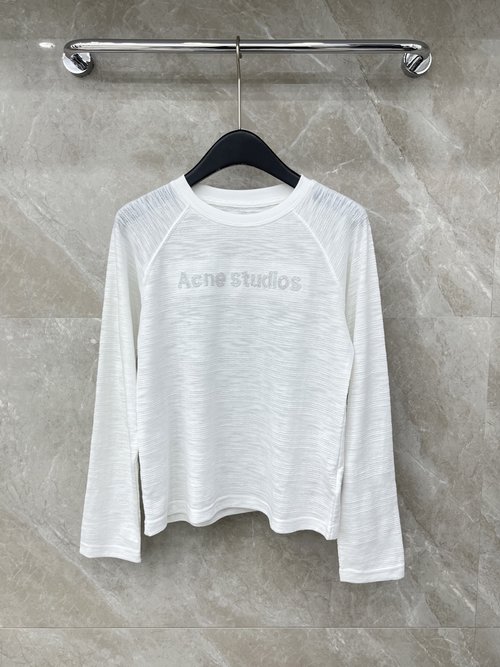 Acne Studios Pearl Bead Embroidery Long-Sleeve T-Shirt: Comfort and Elegance
