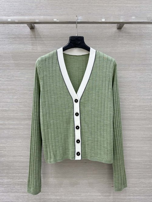 Brunello Cucinelli Exclusive High - end Silk - Wool V - neck Knit Cardigan for Elegance