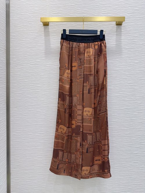 Louis Vuitton Silk Pants with Noble Retro Style and Digital Printing