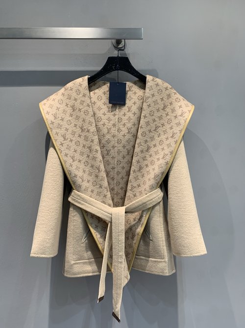 Louis Vuitton Graceful Wool Silk Blend Wrap Coat with Prominent Collar
