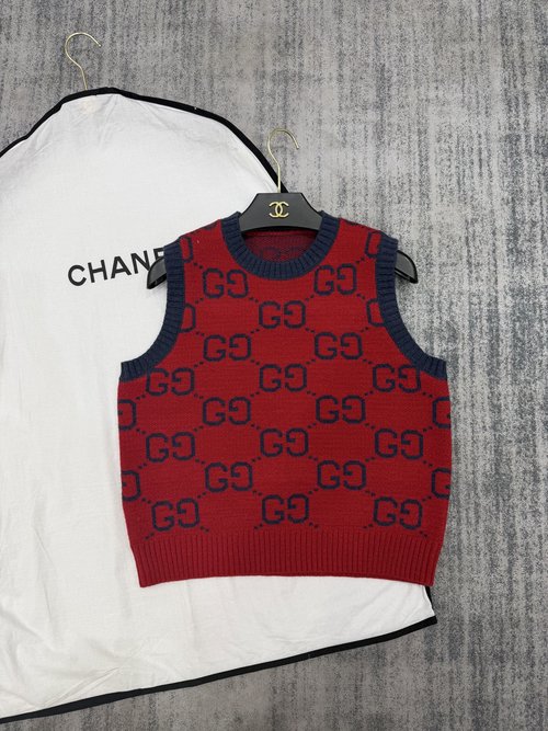 Gucci Blue Letter Contrast Knit Vest