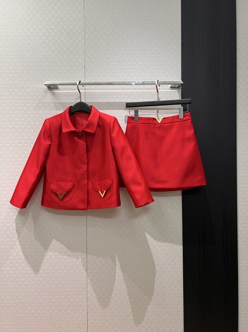 Valentino Metal V Logo Decorated Suit with Doll Collar and A-Skirt