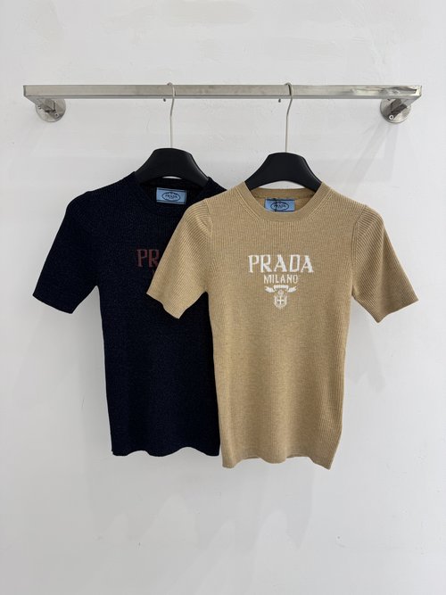 Prada Stylish Round-neck Top with Shiny Threads & Letter Jacquard
