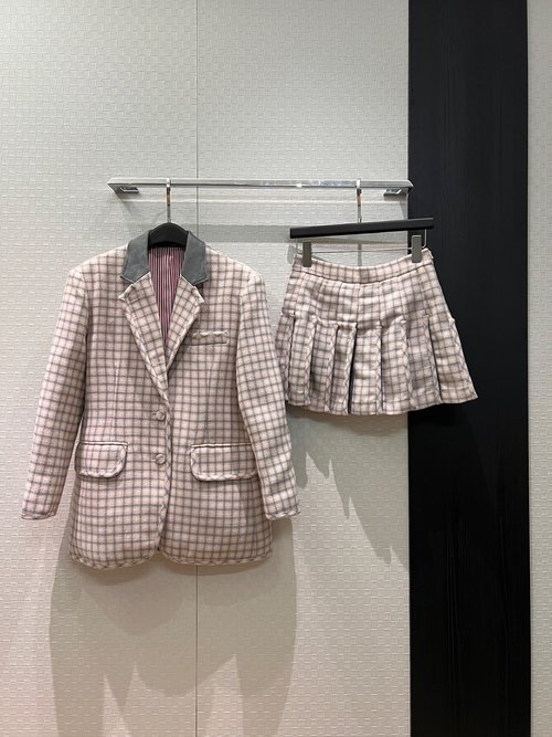 Thom Browne TB Suede Collar Pink Plaid Wool Suit, Commuting