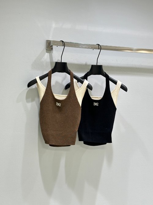 Celine New Arrival: Fake Two-Piece Top for a Slimming Look