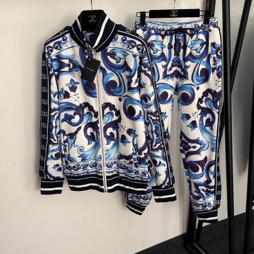 Dolce & Gabbana Retro Patterned Suit with Collar and Elastic Waist Pants