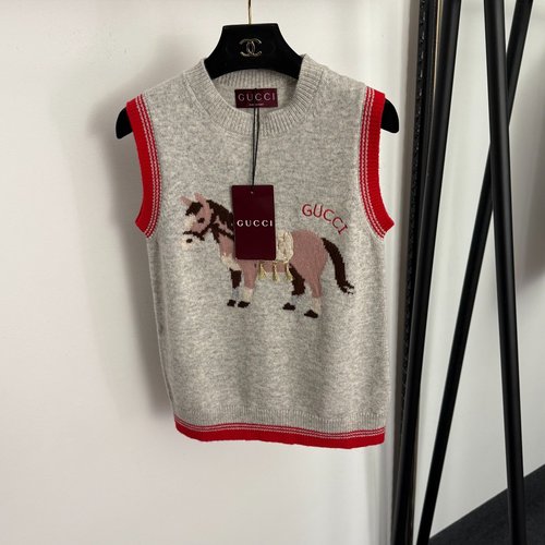 Gucci Pony Pattern Color Blocked Ribbed Wool Knit Vest