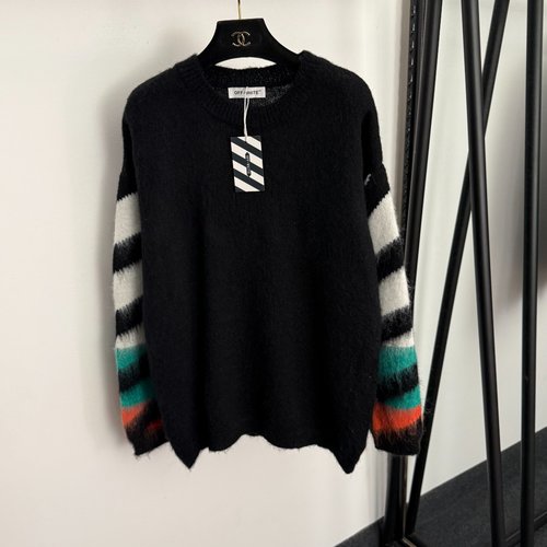 Fendi Black Wool and Mohair Blend Long Sleeve Pullover Sweater