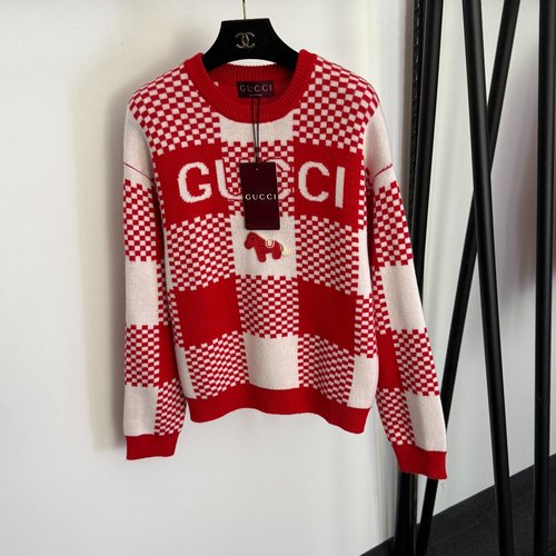 Gucci Red Pony-Embroidered Color-Blocked Wool-Cashmere Sweater