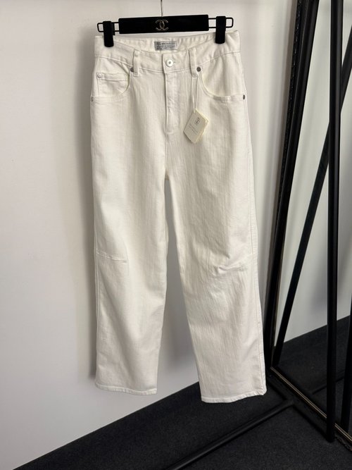 Loewe Simple Solid White Jeans for Versatile Wear