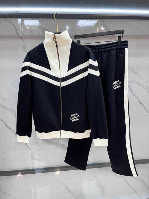 Louis Vuitton Fashionable Suit with Imported Fabric