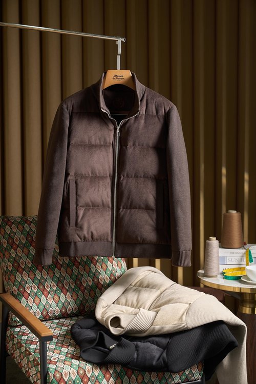 Prada Lightweight 90% White Duck Down Knit Jacket