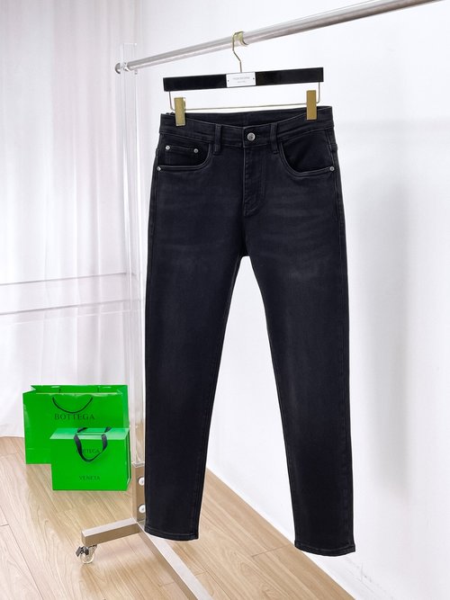 Valentino Premium Jeans Featuring Comfort Fit and Exquisite Details