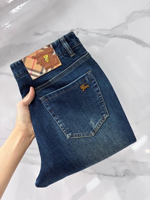 Burberry High-Quality Custom-Fit Jeans