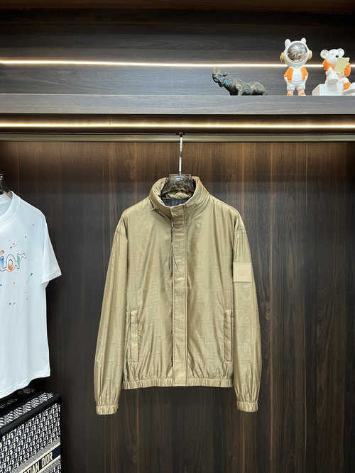 Dior Casual Jacket with Hidden Hood Design for Travel