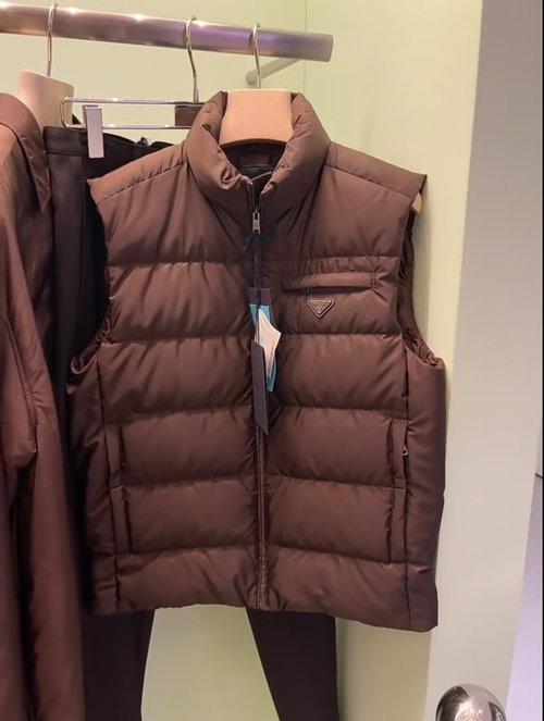 Prada New Cocoa Brown Down Vest with High - end Color