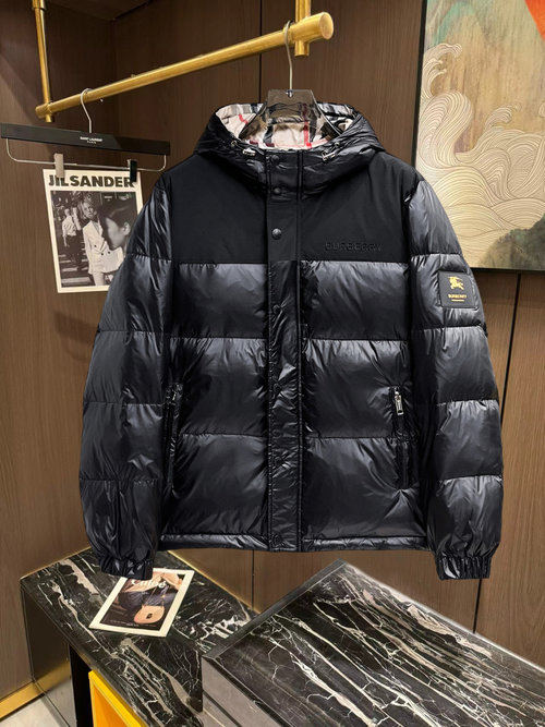 Burberry 90% Down Filled, Color-Blocked Unisex Down Jacket