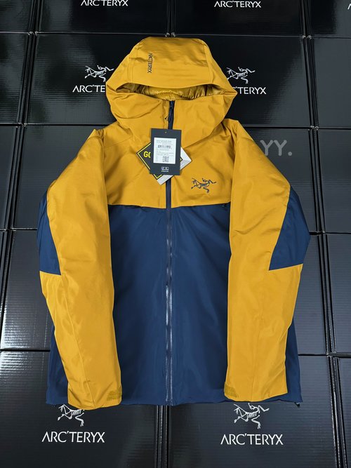 ArcTeryx Waterproof, Windproof & Breathable Ski Jacket