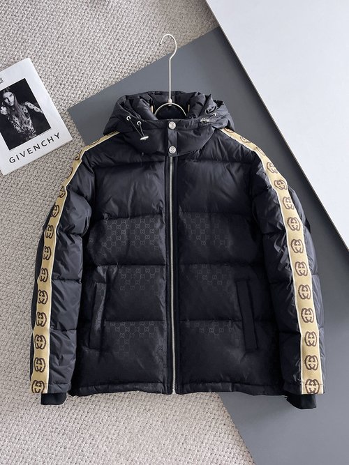 Gucci Luxury Down Jacket with Iconic Logo and Superior Warmth Retention