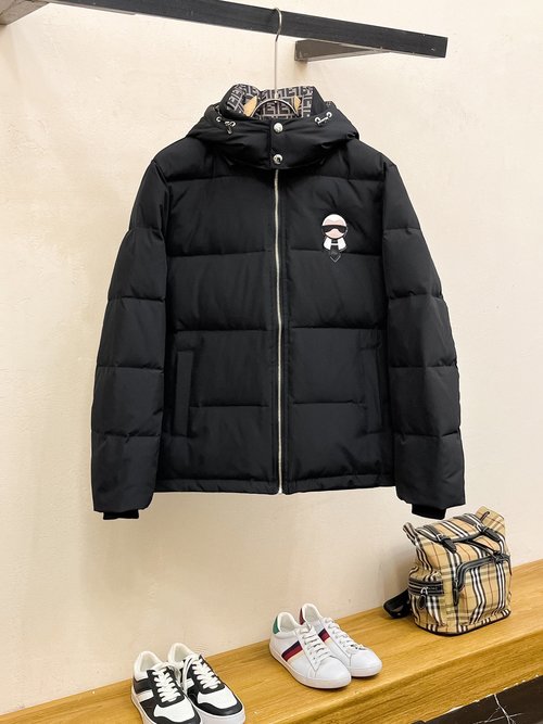 Fendi Premium 90% Down Jacket with Logo and Color Block