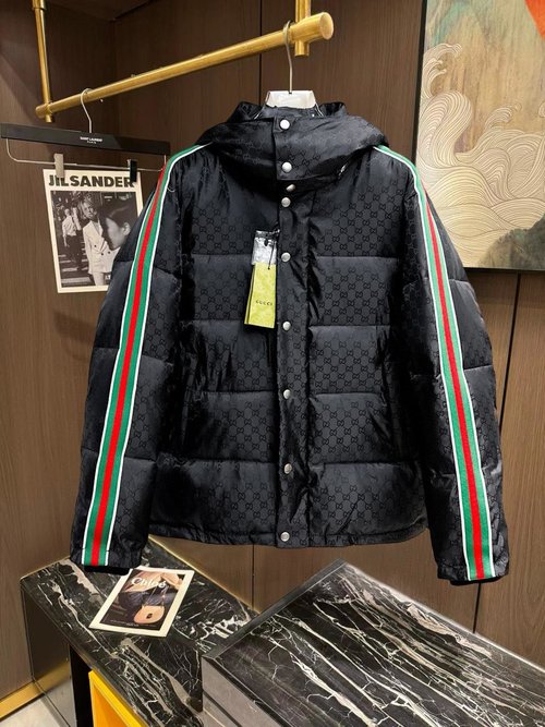 Gucci Premium Down Jacket with 90% Down and Logo