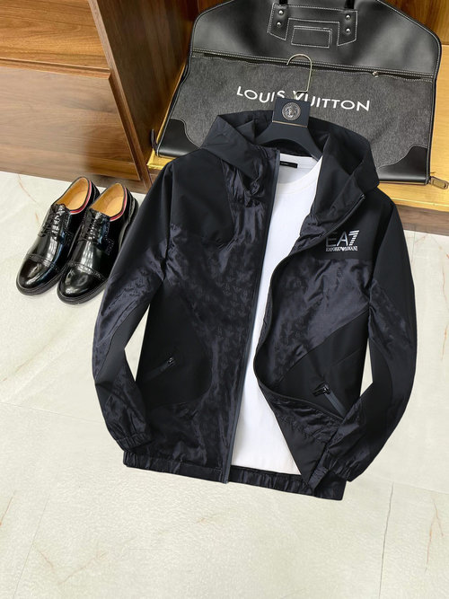 Armani Premium Jacket with Breathable Fabric and Nice Fit