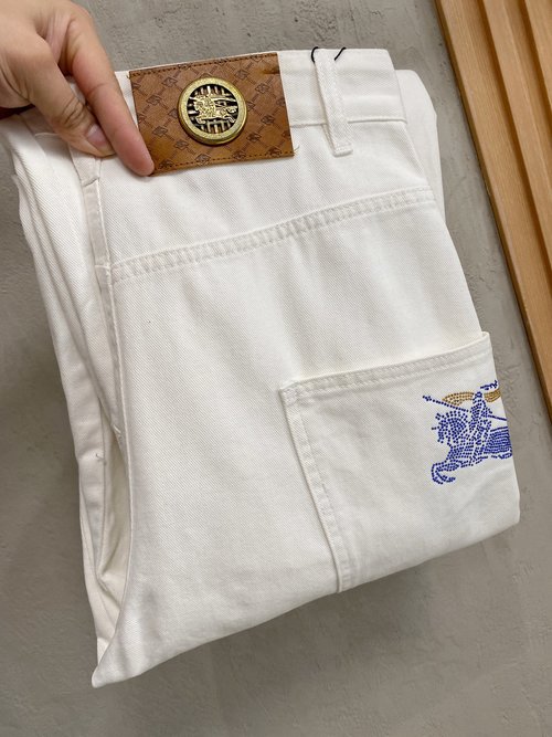 Louis Vuitton Premium Retro Color & Comfortable Denim Jeans