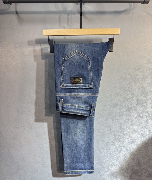 Dolce & Gabbana Comfortable Straight-Leg Jeans Made from Premium Tannin