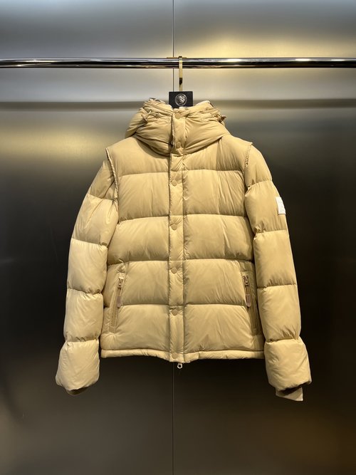 Burberry Down Jacket with Removable Sleeves and Retro Lining