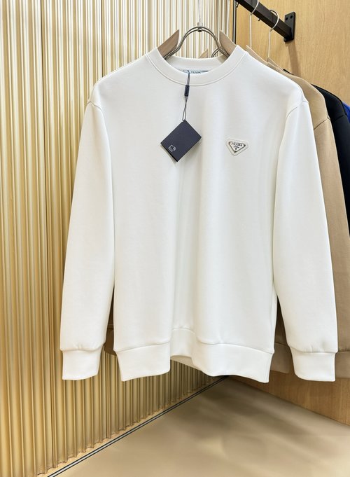 Prada Classic Logo Long-Sleeved Sweatshirt, Soft and Versatile