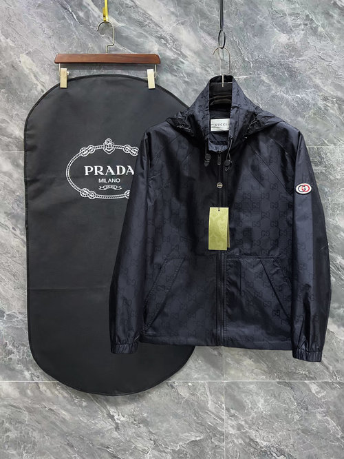 Gucci Double-sided Jacket with High Comfort and Fine Details