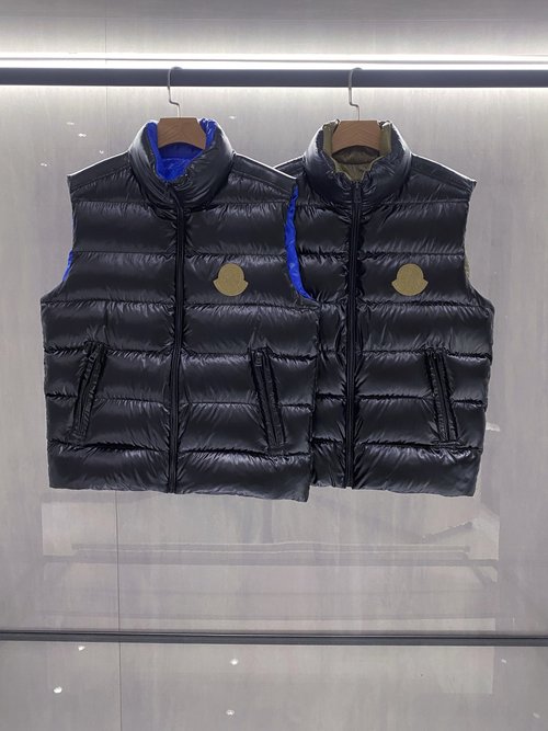 Alexander Wang Street Fashion Shiny Logo Down Vest with Precision Craftsmanship