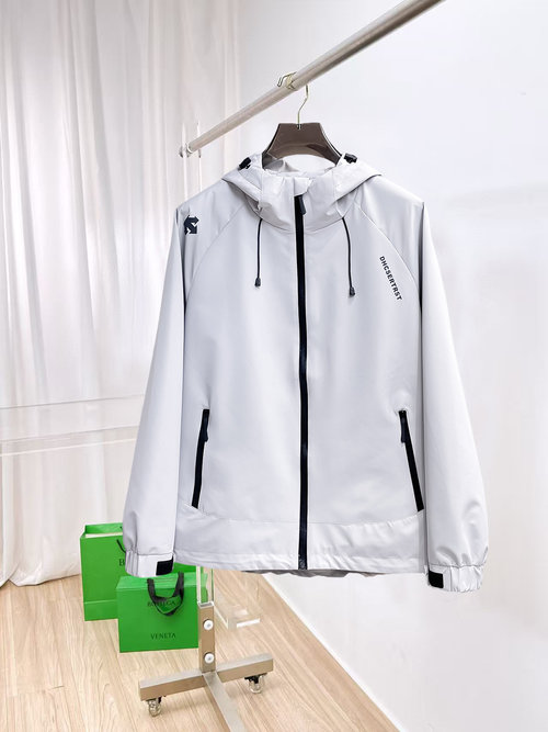 Descente Double-Sided Jacket with High Comfort