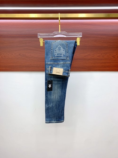 Descente Custom-Fit Denim: Premium Quality, Elegant Style