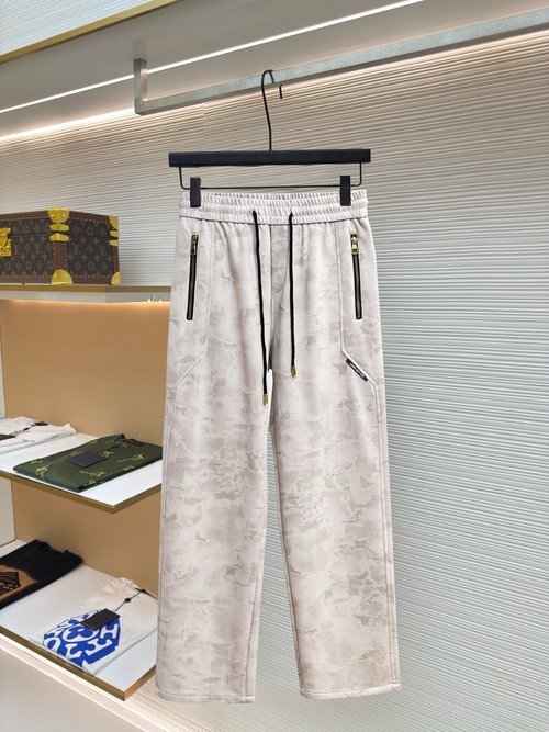 Louis Vuitton New Arrival Logo Casual Pants with Good Feel
