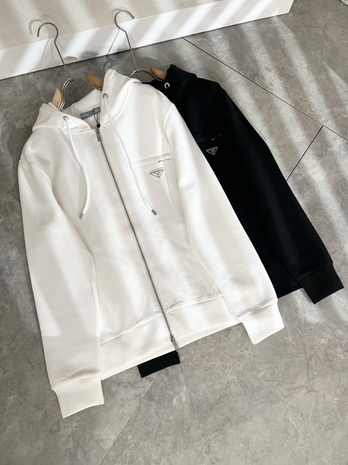 Prada Classic and Fashionable Long-Sleeve Sweatshirt