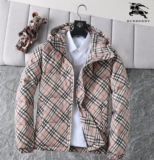 Burberry Premium 90% Down Jacket with Logo and Color Blocking
