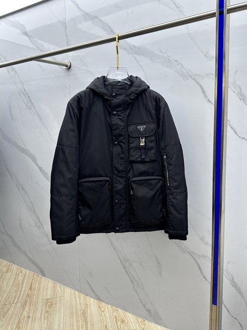 Prada Re Nylon Down Jacket with精致Details