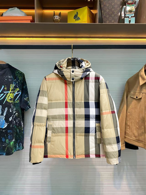 Burberry Premium 90 - Down Jacket with Logo and Color Block