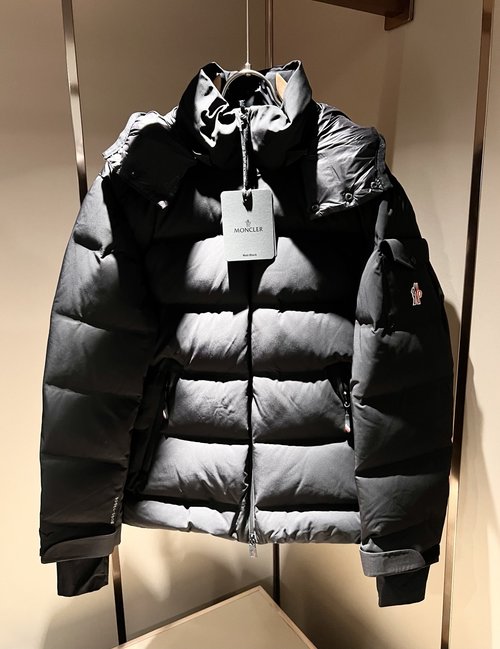 Moncler Luxury Down Jacket Embellished with Brand Logo