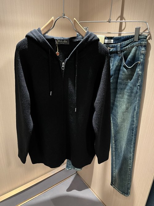 Loro Piana Comfortable Knitted Wool Cardigan for Commute