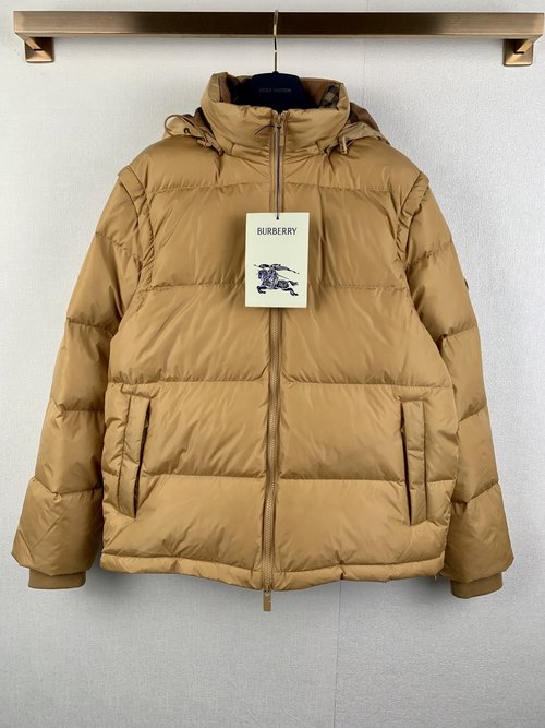 Burberry Detachable Sleeve Down Jacket with 90% Goose Down