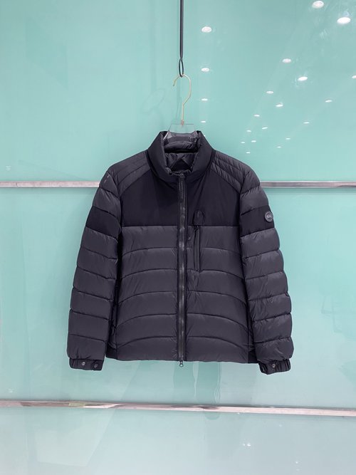 Canada Goose Slim-Fit Down Jacket with Windproof and Wear-Resistant Design