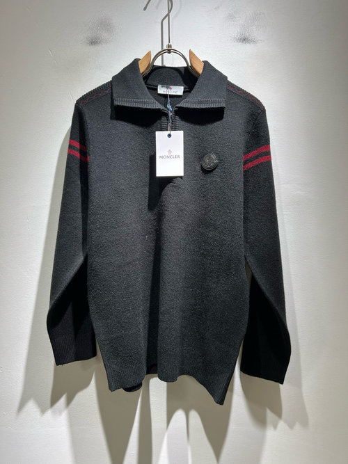 Moncler Knit Wool Sweater with Logo Badge for Commuting