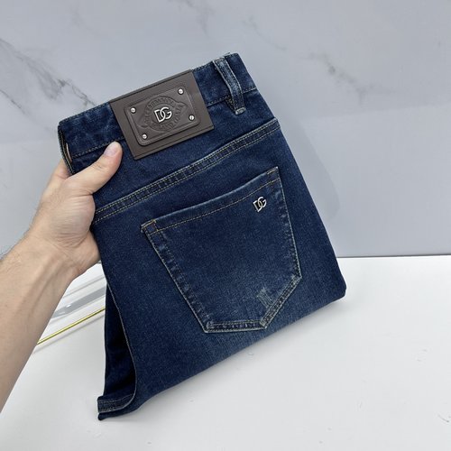 Dolce & Gabbana Latest Casual Jeans Crafted from High-Quality Imported Cotton