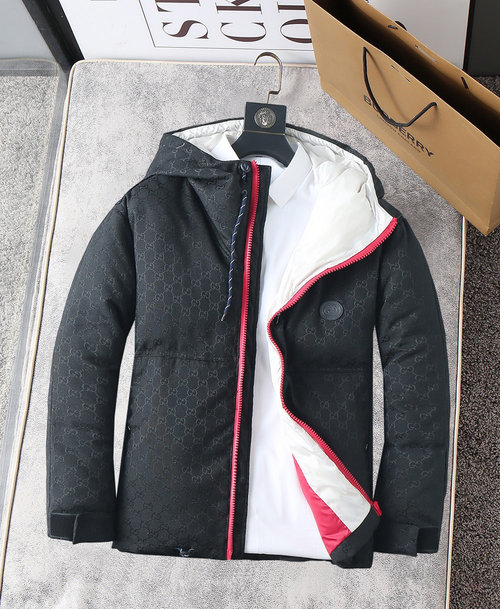 Gucci Premium Down Jacket with 90% Down and Distinctive Logo