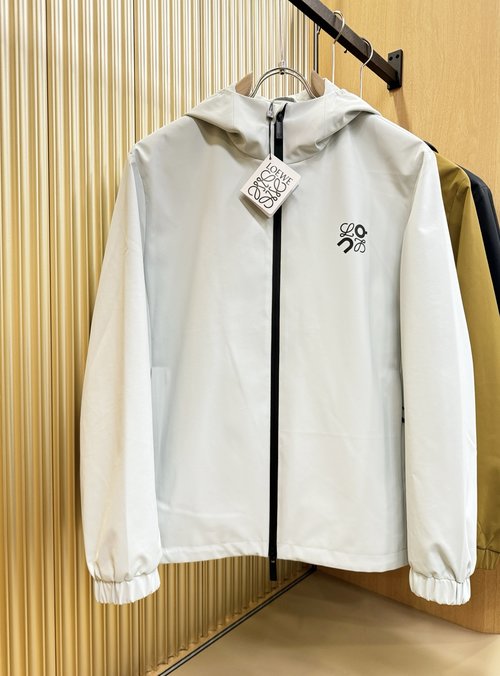 Loewe Fashionable Jacket with Luxury Logo and Italian Fabric