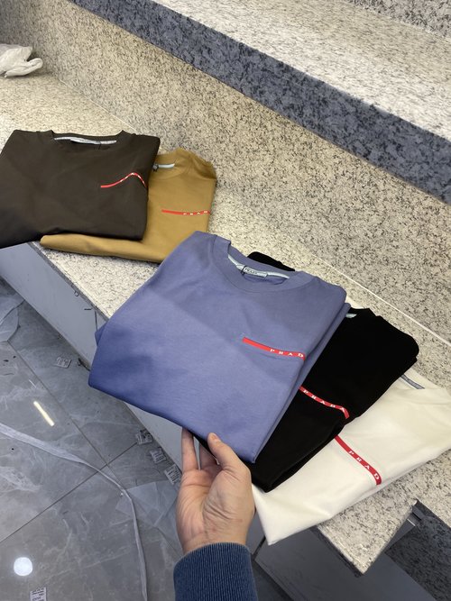 Prada Fashionable Short Sleeve Round Neck Tee