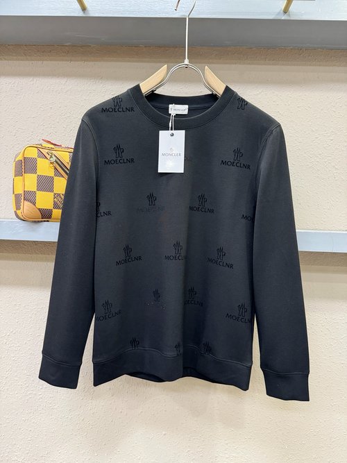 Moncler Warm Woolen Sweatshirt with Logo and Online Sync