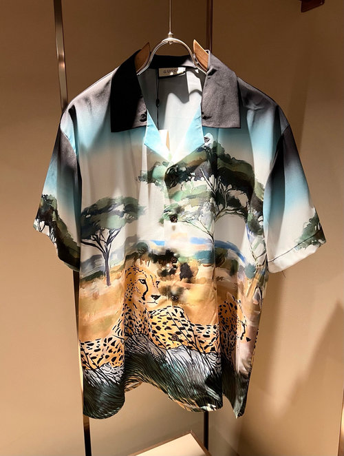 Gucci Silky Pajamas Showcasing GG Logo for Versatile Styles